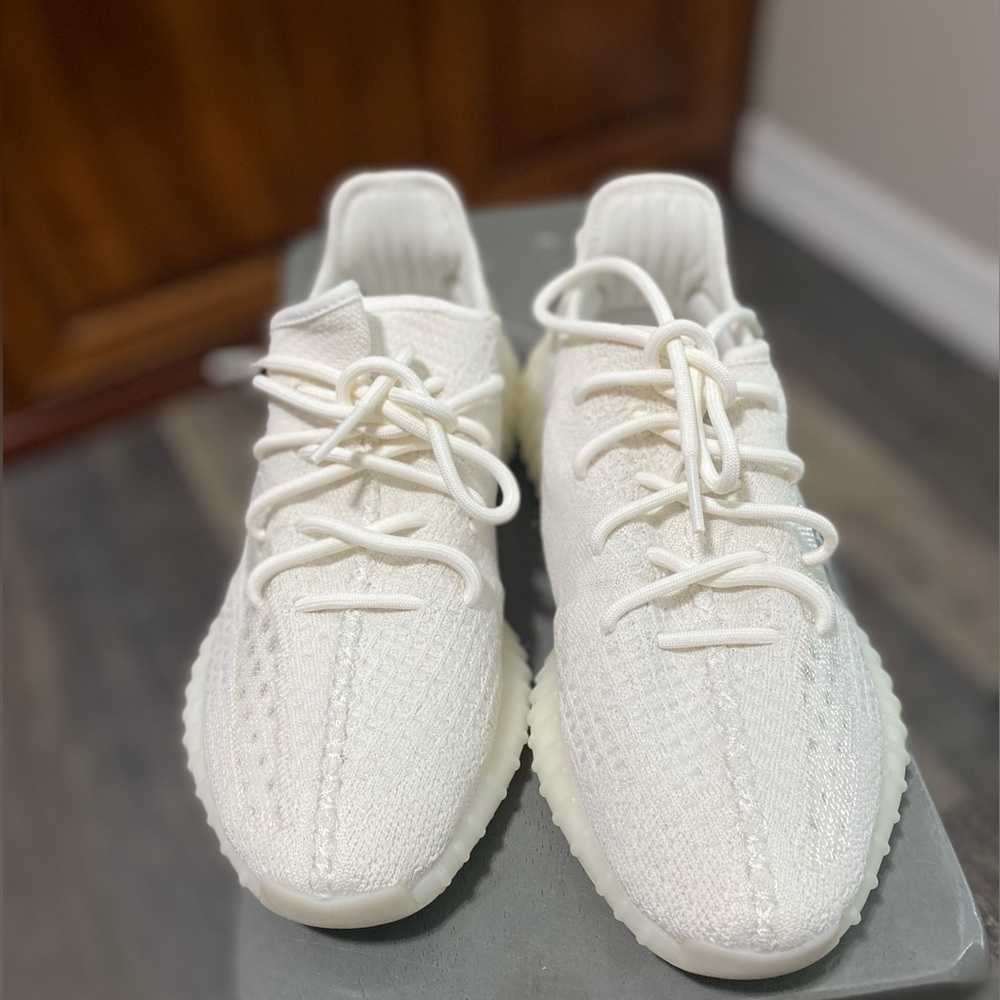 **NWT** Yeezy Boost 350 V2 Men’s - Picture 2 of 10